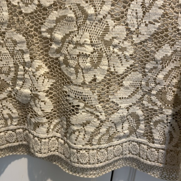 Dolce & Gabbana top lace with silk tip sleeve less beige size 42 Italian - Picture 5 of 6